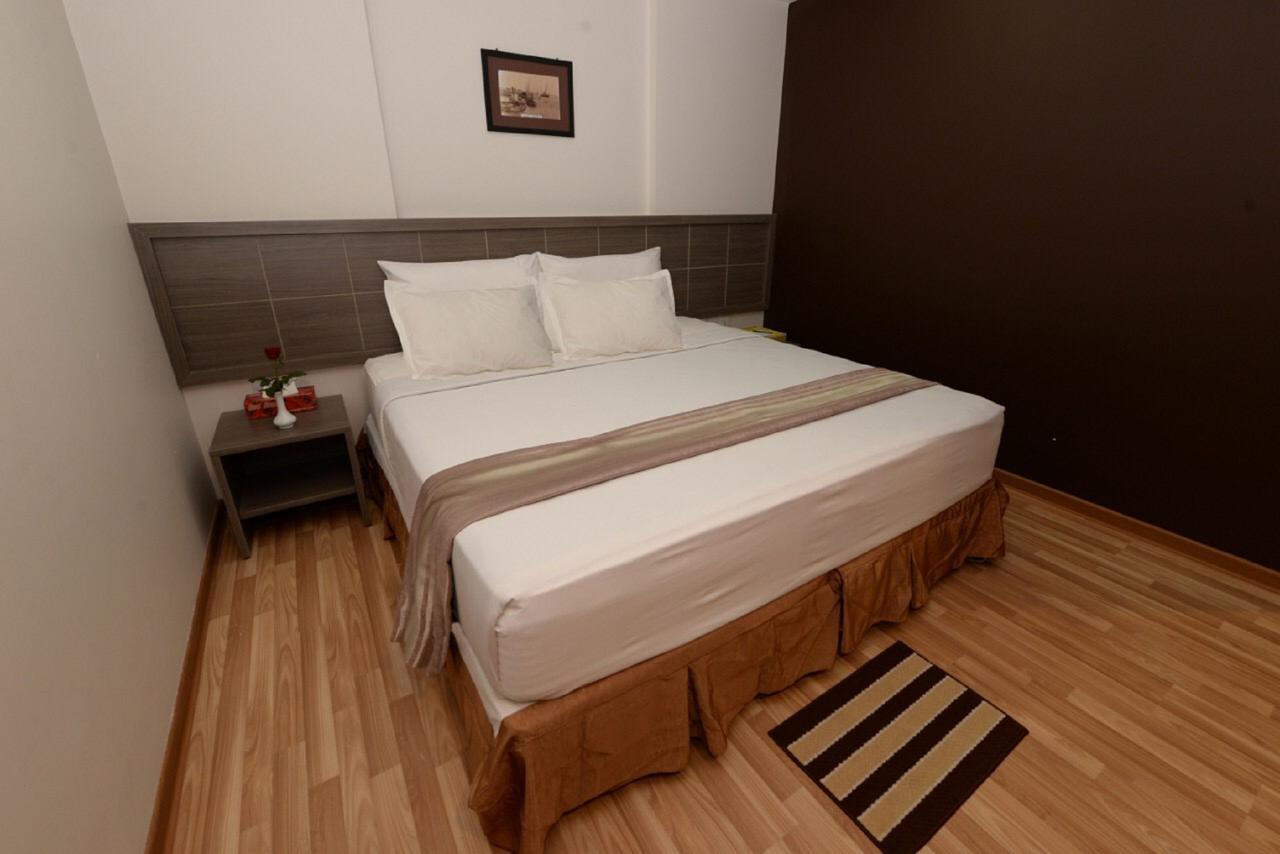 Min Nandar Garden Hotel Thanlyin Екстер'єр фото