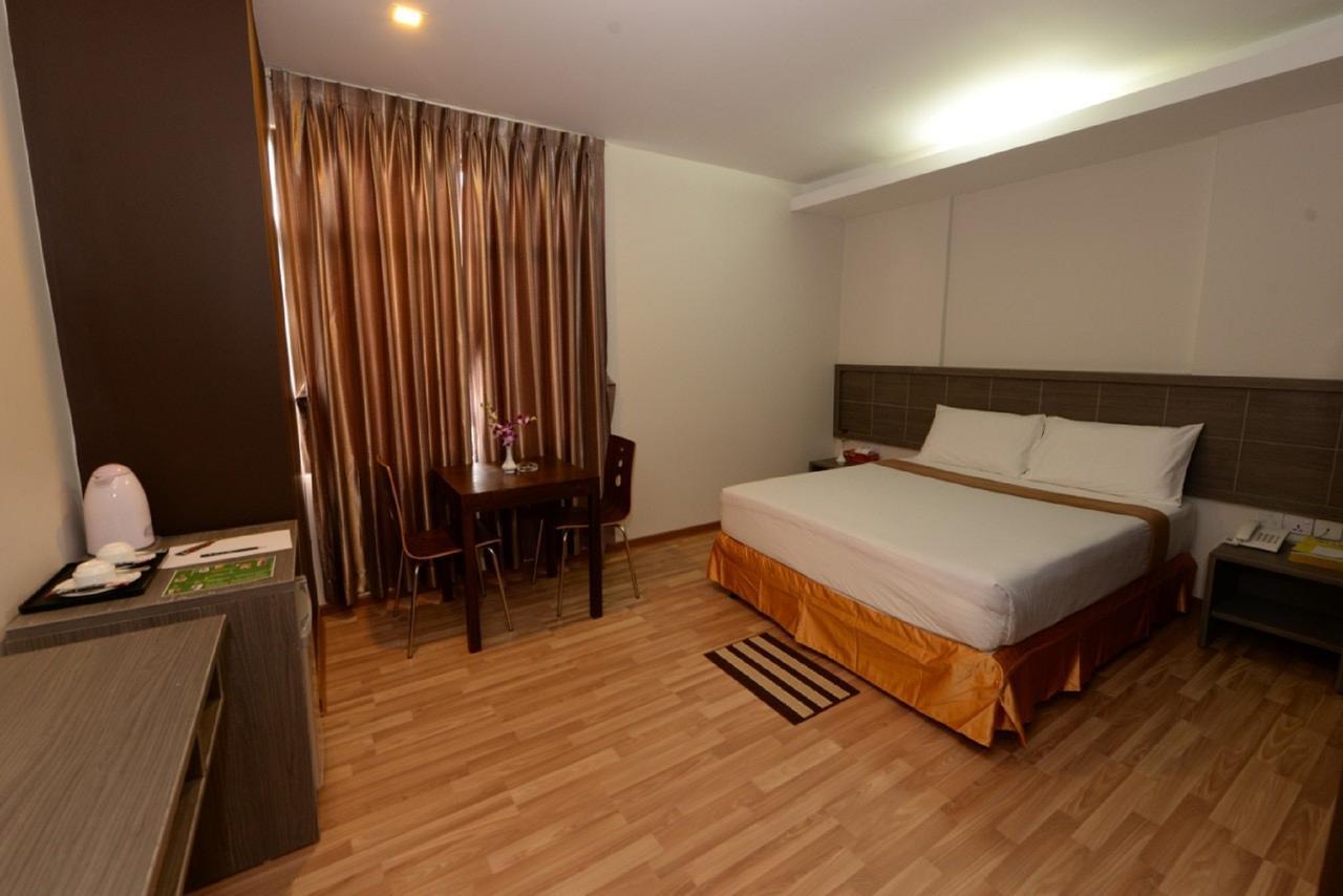 Min Nandar Garden Hotel Thanlyin Екстер'єр фото