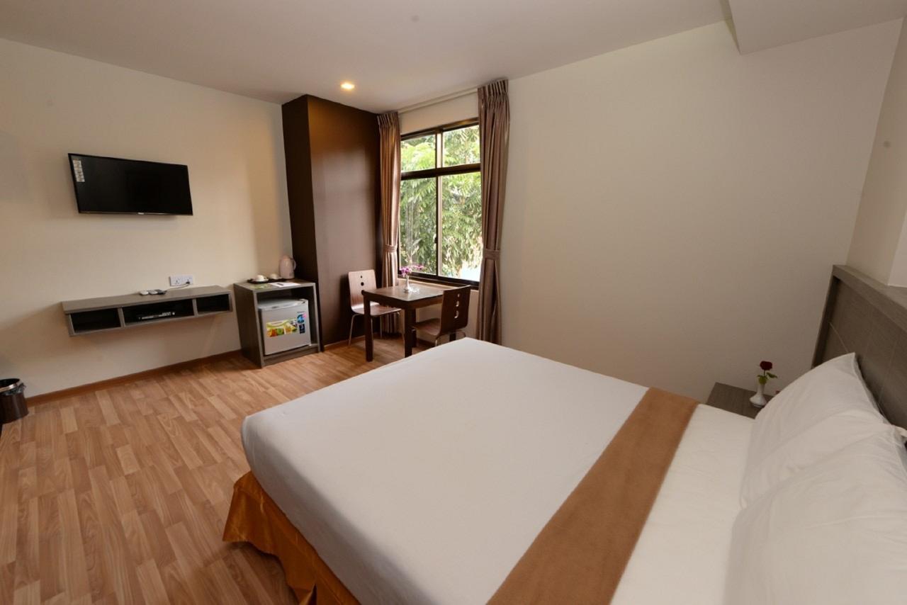 Min Nandar Garden Hotel Thanlyin Екстер'єр фото