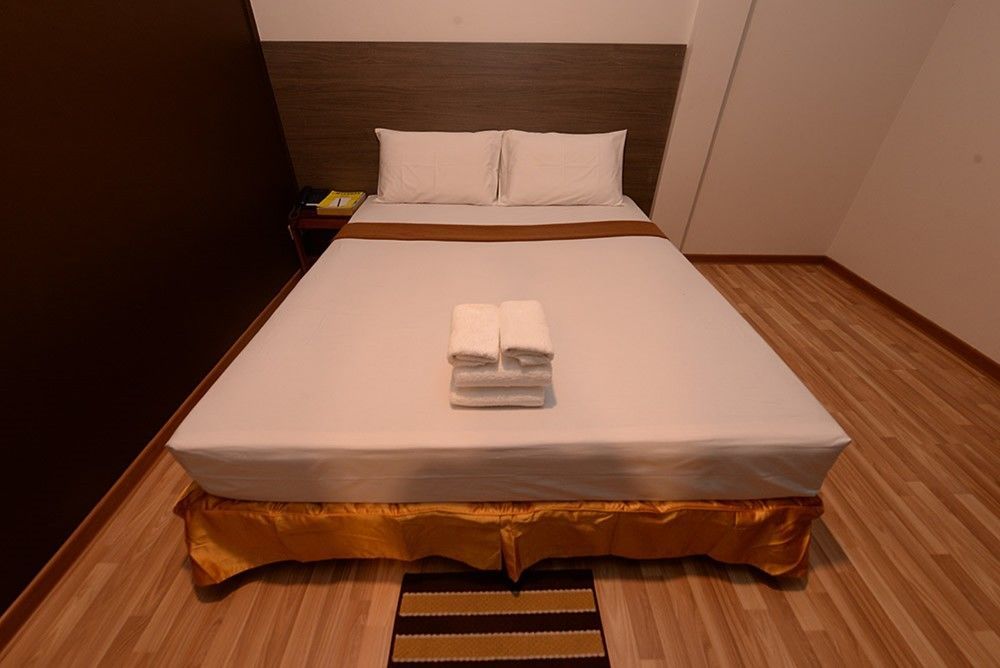 Min Nandar Garden Hotel Thanlyin Екстер'єр фото